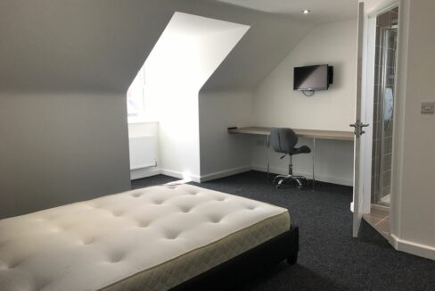 Ensuite bedroom - University of Lincoln Student Accommodation