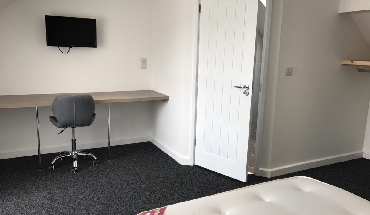 Ensuite bedroom - University of Lincoln Student Accommodation