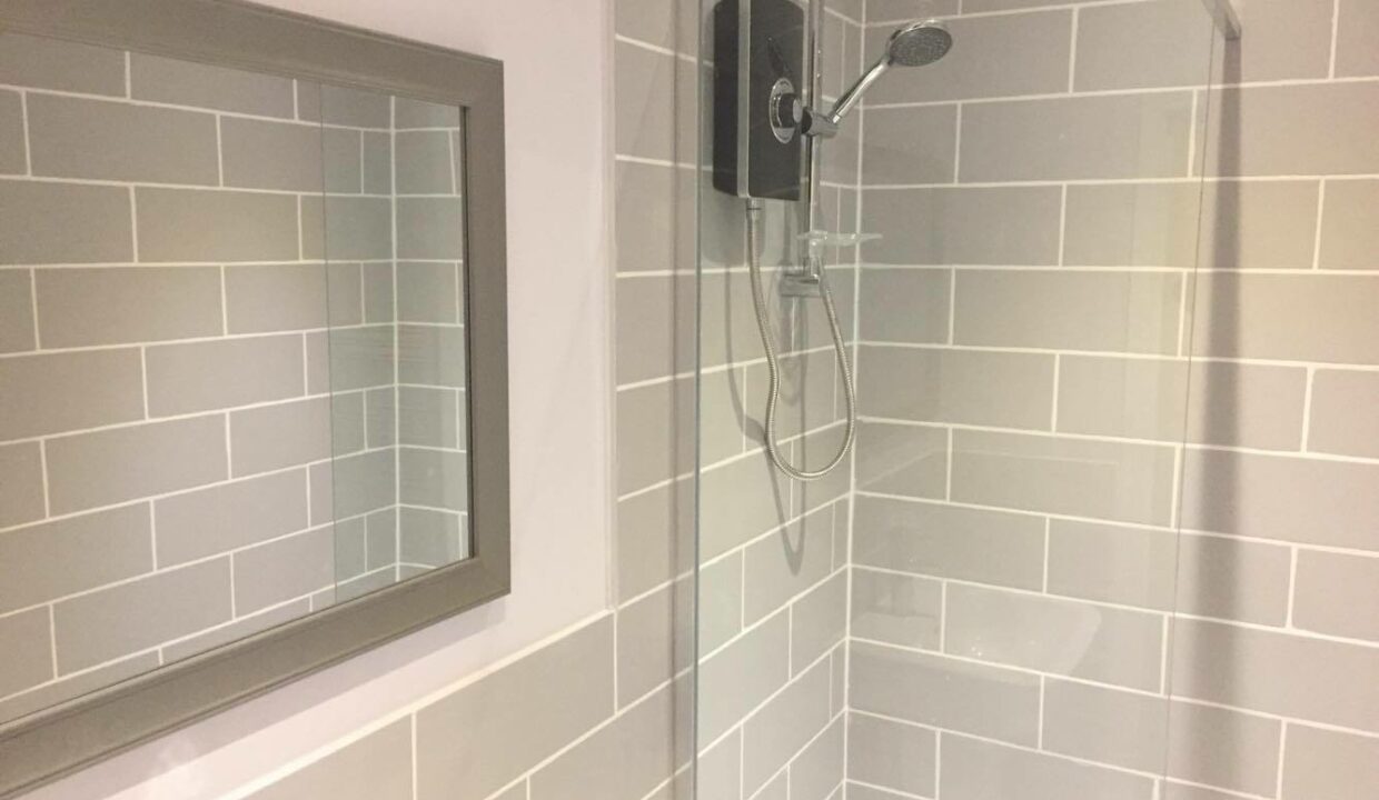 Student Bathroom - 74 Thes