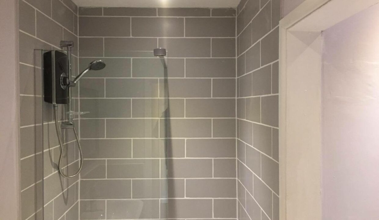 student lincoln bathroom thesiger