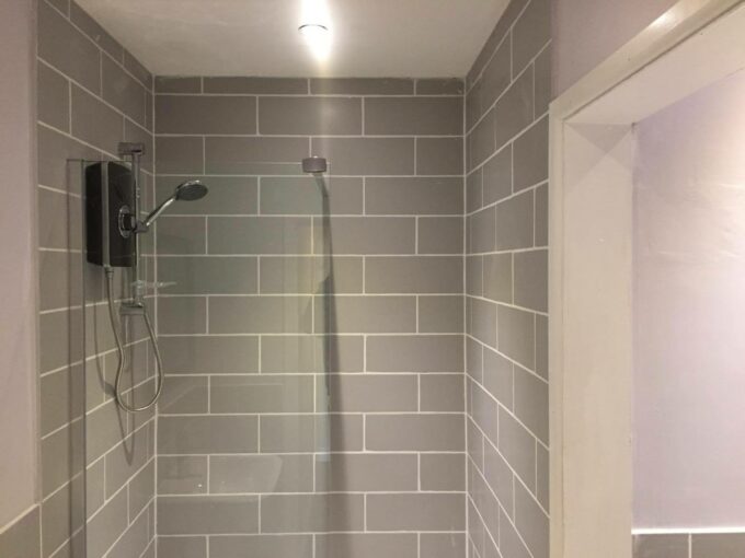 student lincoln bathroom thesiger