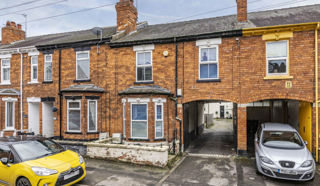 8RobeyCourt-16