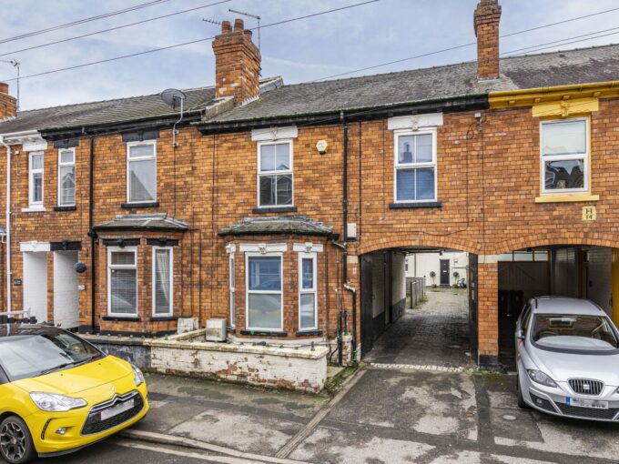 8RobeyCourt-16