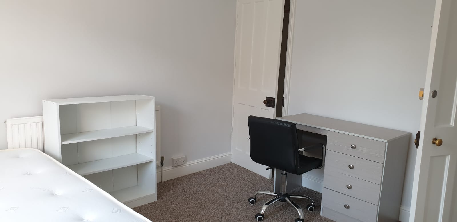 Good Lane – 4 Bed