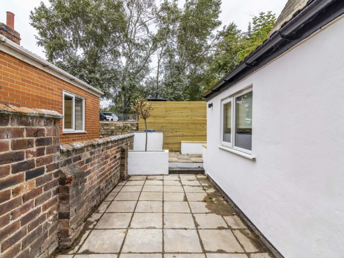 44PortlandRoad-1