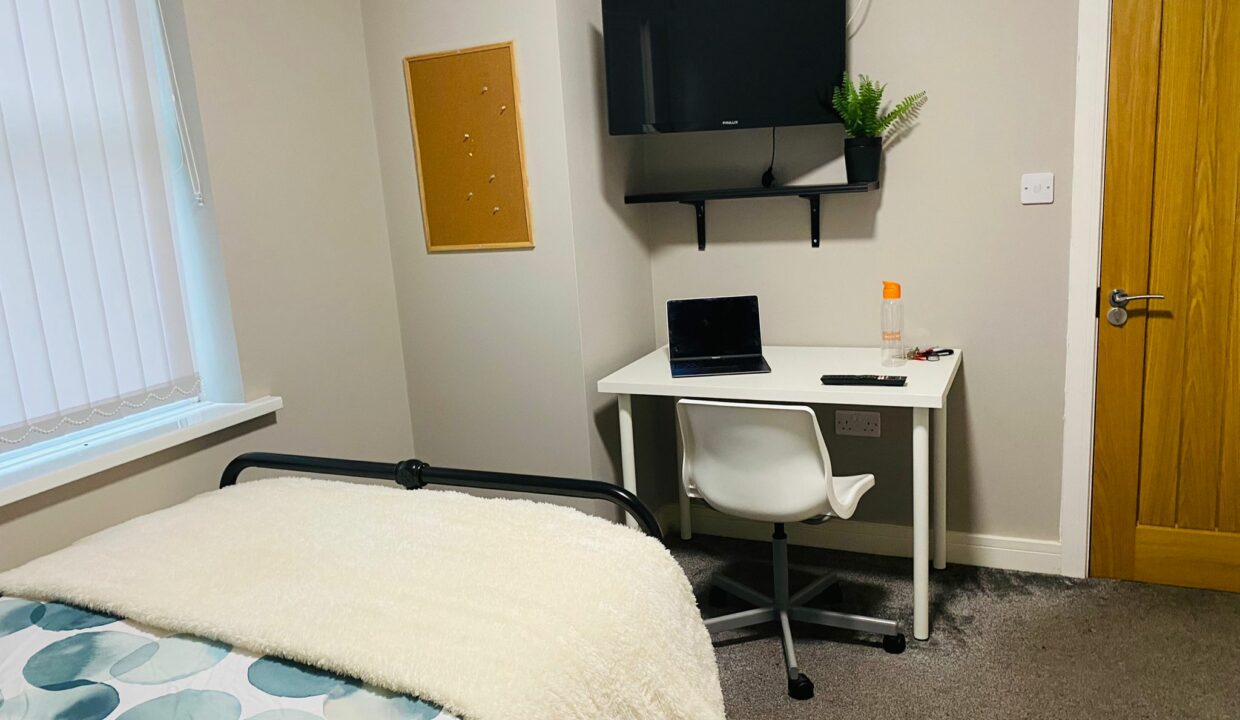 Dunkirk Bedroom 6