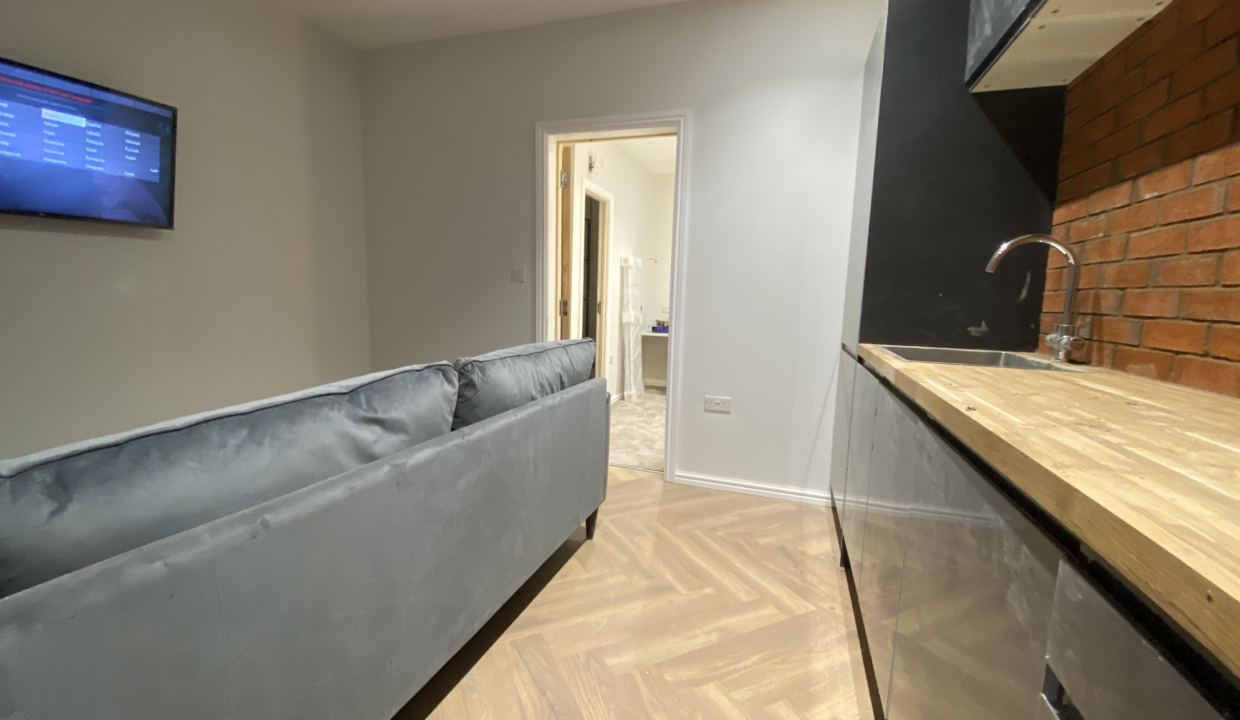 Flat 3 Lenton Blvd KLiving Room