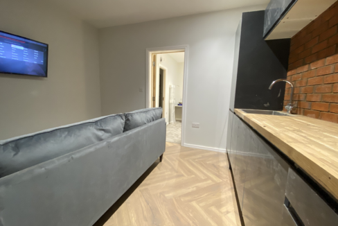 Flat 3 Lenton Blvd KLiving Room