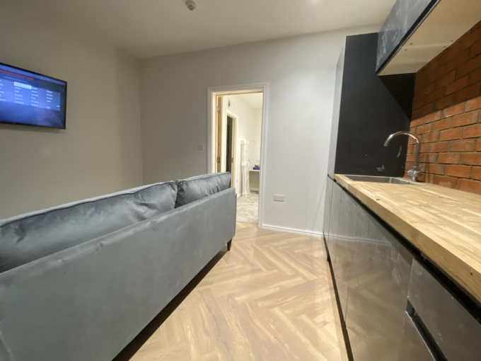 Flat 3 Lenton Blvd KLiving Room