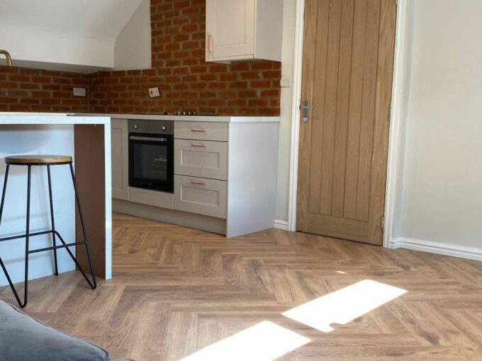 Flat 5, 1