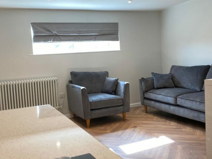 Flat 5, 7