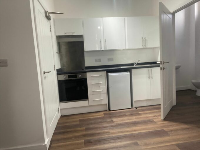 Whaite Swan Flat 1