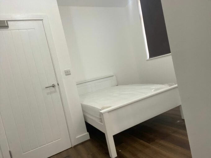 Whaite Swan Flat 2:3
