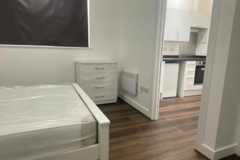 White Swan Flat 2:2