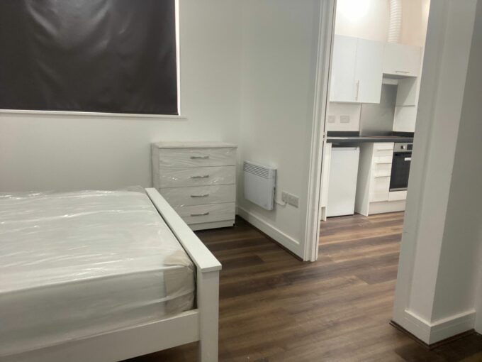 White Swan Flat 2:2