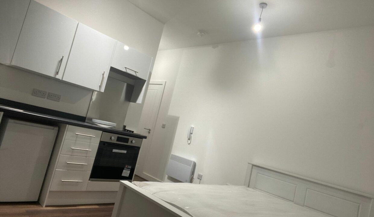 White Swan Flat 4