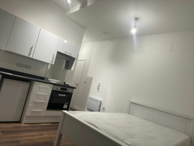 White Swan Flat 4