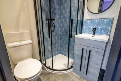 80 Ripon Street - Ensuite