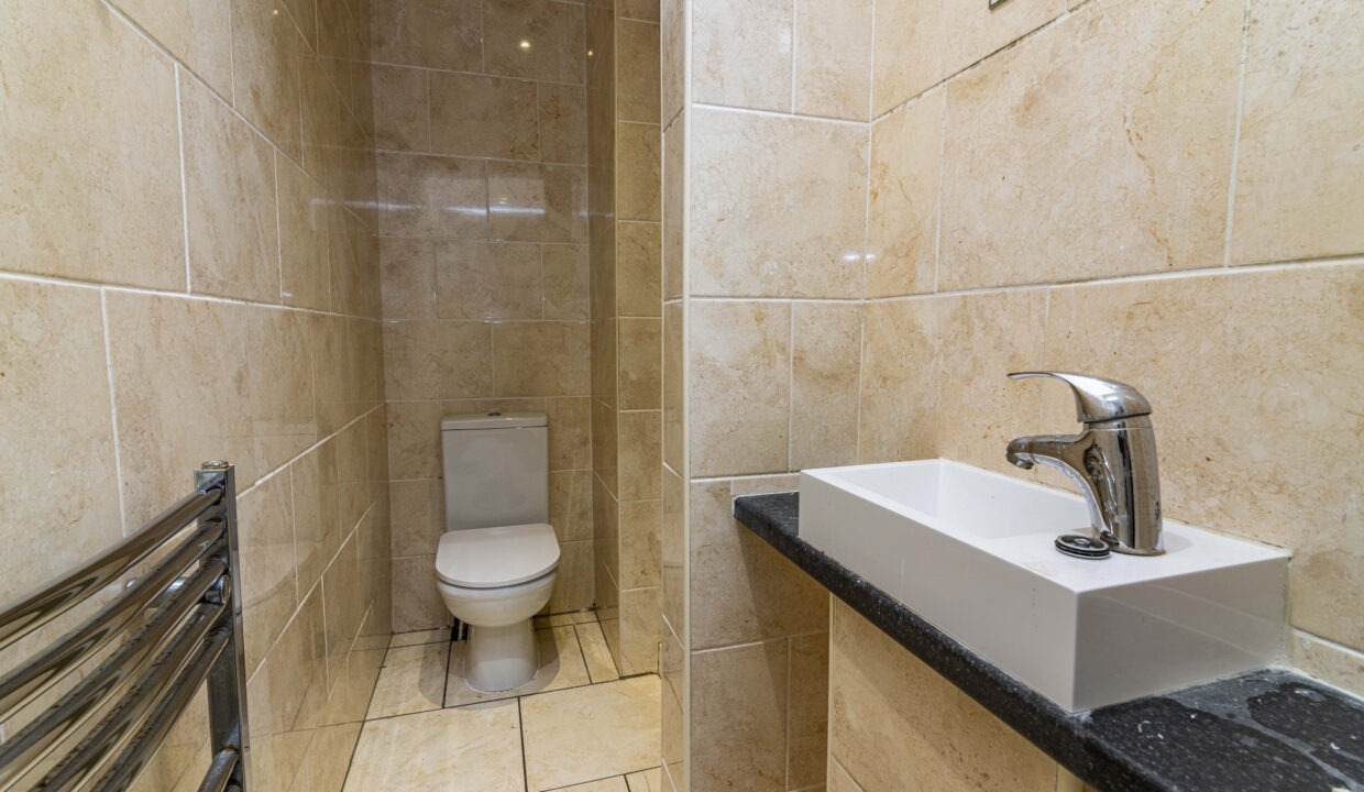 Sudent bathrooms in lincoln