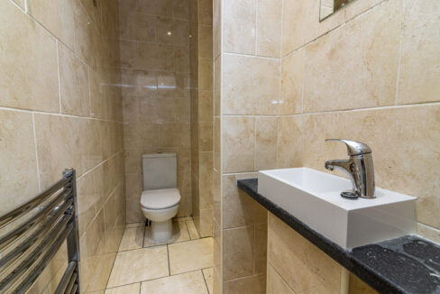 Sudent bathrooms in lincoln