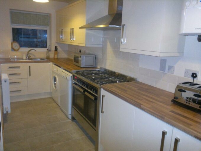 70BR01_Kitchen