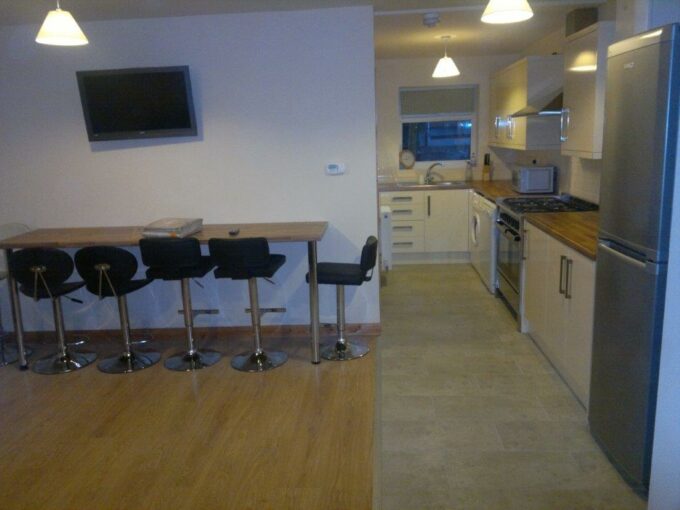 70BR02_Kitchen_Diner