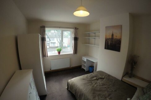 70BR08_Bed3_1st_Floor
