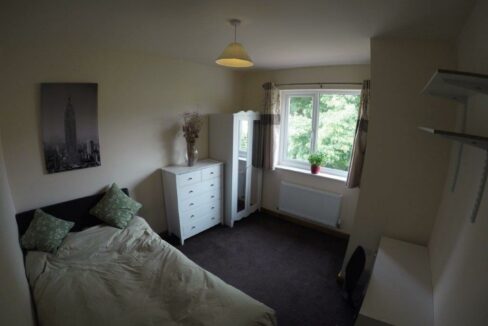 70BR09_Bed4_1st_Floor