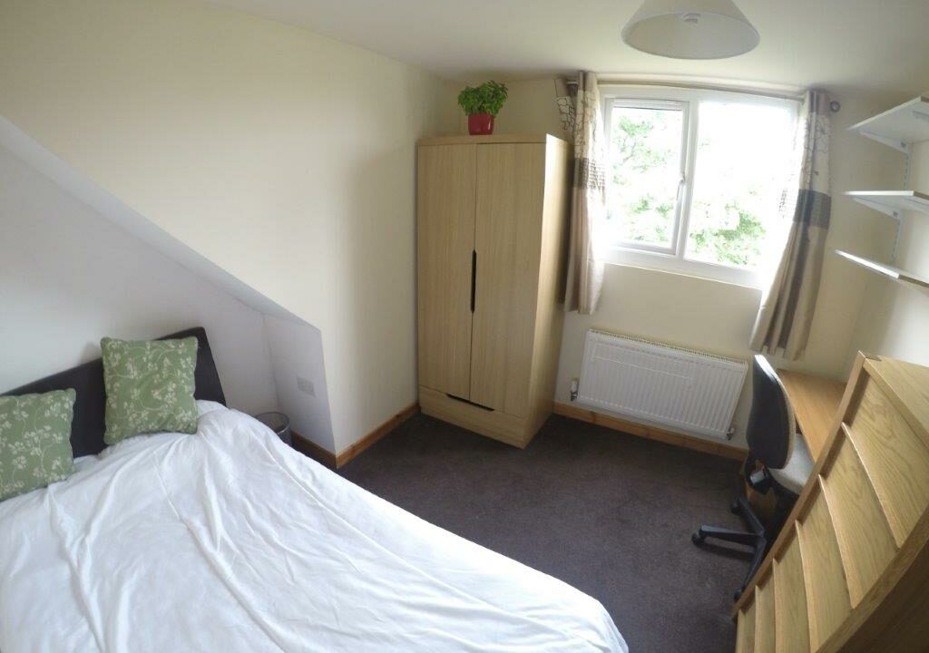 70BR12_Bed6_2nd_Floor