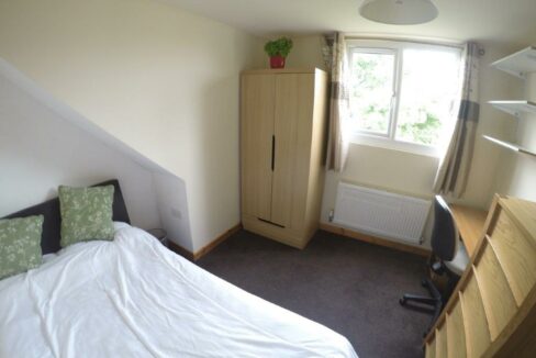 70BR12_Bed6_2nd_Floor