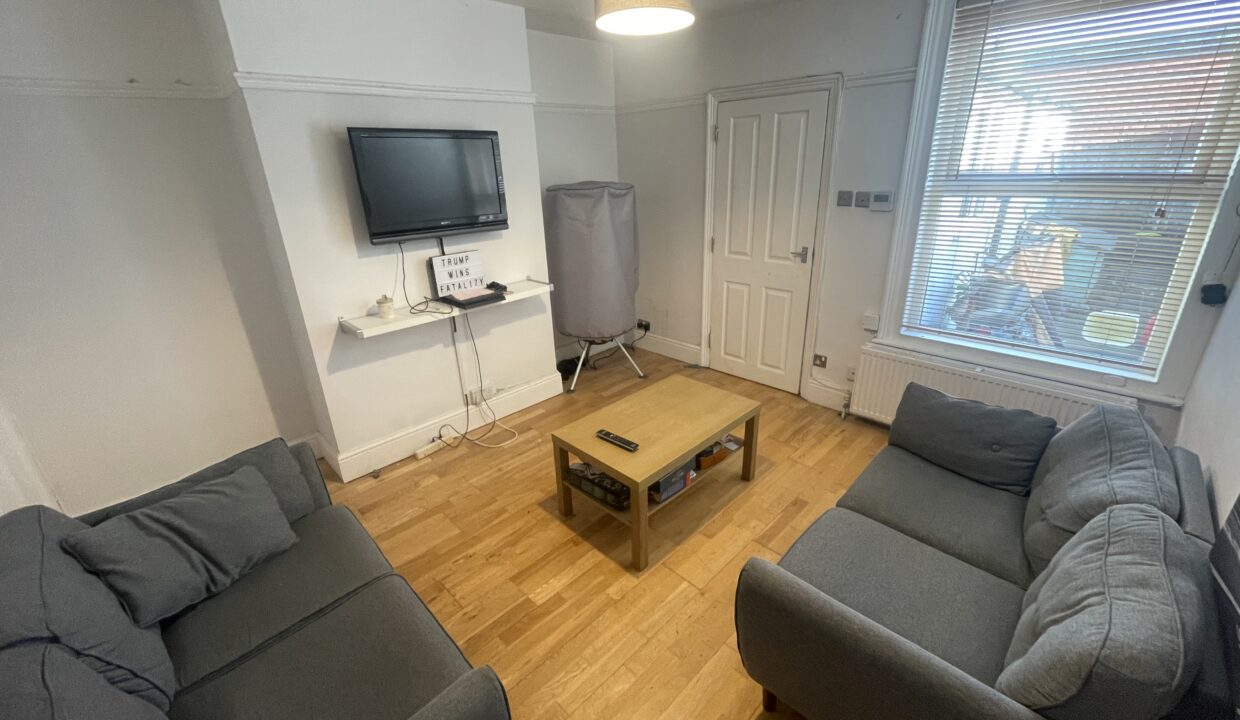 Lounge 1