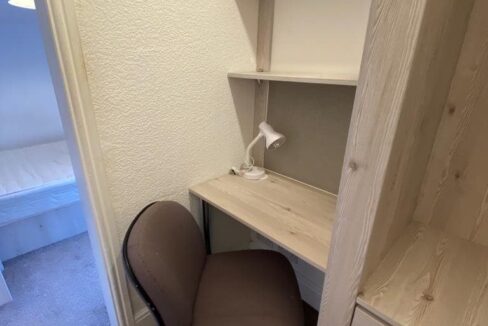 bed 1 desk 11 1