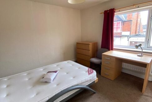 bed 2 window6 1